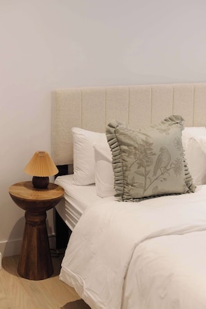 3 Schlafzimmer, Schreibtisch, Bügeleisen/Bügelbrett, Reisekinderbett