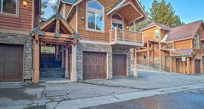 Mammoth Lakes Townhome - 10-min Walk to Village!