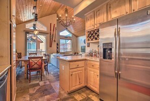 Apartment (3 Bedrooms) | Interior - Mammoth Lakes Townhome - 10-min Walk to Village! (Mammoth Lakes)