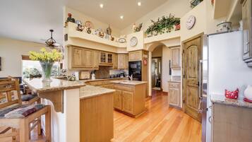 Rumah (2 Bedrooms) | Interior