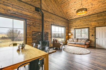 Hike, Hunt & Unwind: Mtn-view Cabin in Del Norte!