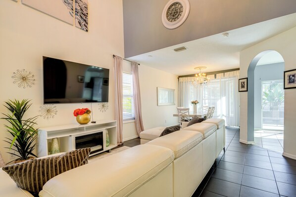 House (4 Bedrooms) | Interior