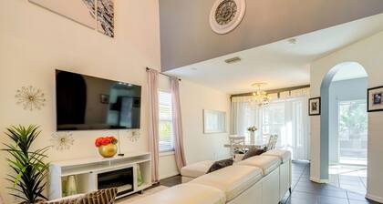 9 Mi to Beach: Peaceful Riverview Home w/ Patio