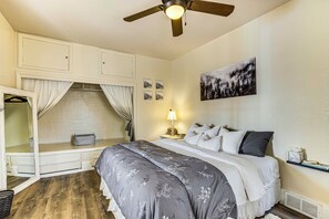 House (3 Bedrooms) | Interior - 1 Block to Main St: Charming Montrose Home w/ Yard (Montrose)