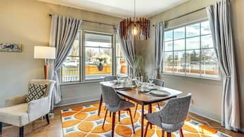 House (3 Bedrooms) | Interior