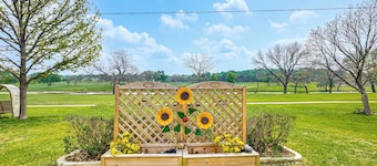 Golf Course Views: Family Home w/ Yard in Salado!