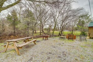 House (3 Bedrooms) | Interior - Outdoorsy Getaway Near Atoka: Hunt, Fish & Relax! (Pittsburg)