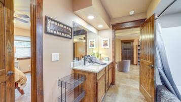 Rumah (2 Bedrooms) | Interior