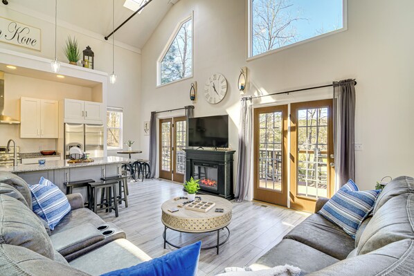 House (3 Bedrooms) | Interior - Cumberland Lake Retreat: Furnished Deck & Grill! (Burnside)