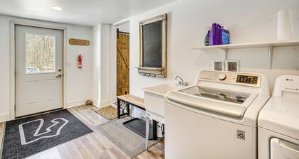 2 Mi to Road America: Pet-friendly Duplex!