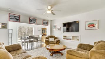 House (4 Bedrooms) | Front of property