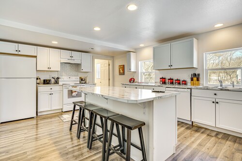 2 Mi to Road America: Pet-friendly Duplex!