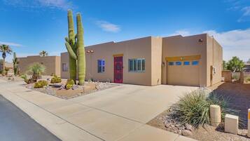 Apartment (2 Bedrooms) | Front of property