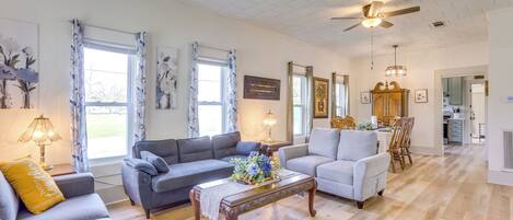 House (3 Bedrooms) | Interior