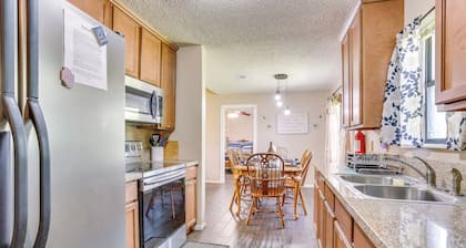 6 Mi to Ellen Trout Zoo: Family Home w/ Yard!