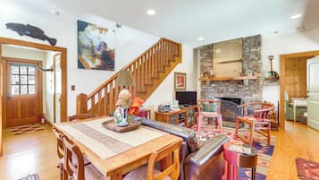 Cottage (2 Bedrooms) | Interior