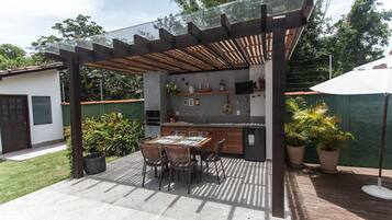 Villa | Outdoor dining