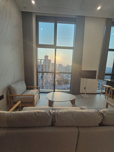 Best view, Seoul's center, Dongdaemun History & Culture Park Station 5 minutes