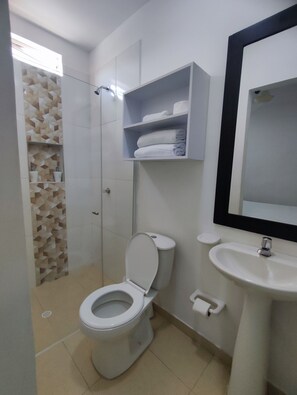 HandtĂŒcher, Seife, Toilettenpapier