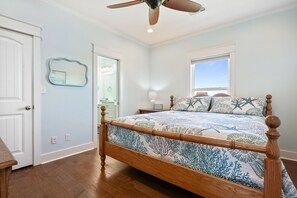 4 bedrooms, free WiFi - Sunset Bliss - Beachfront view, fire pit, outdoor bar, 4 bedroom, sleeps 13 (Crystal Beach)