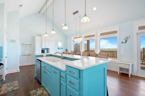 Kühlschrank, Mikrowelle, Geschirrspüler