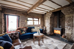 Premium bedding, pillow-top beds, minibar, individually decorated - Hanley House (Tenbury Wells)