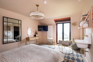 Literie de qualité supérieure, surmatelas, minibar