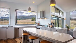 Fridge, microwave, oven, stovetop - River K Lodge - 4 Eagle View Road (Moonbah)