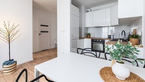 Comfort Condo | In-room dining - SperApart Habicha (Warsaw)