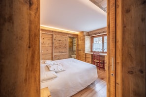 3 slaapkamers, een bureau, gratis wifi, beddengoed