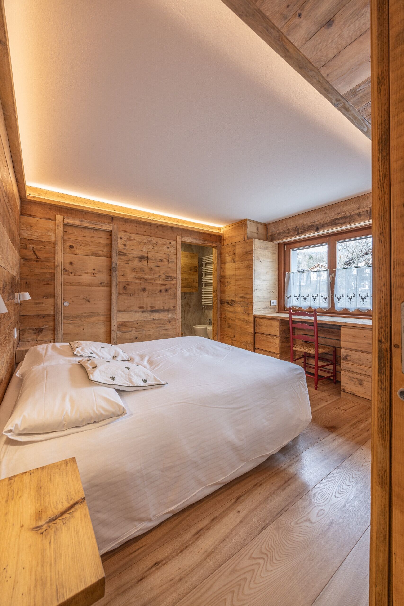 3 Schlafzimmer, Schreibtisch, kostenloses WLAN, Bettwäsche