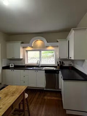 Kühlschrank, Herdplatte