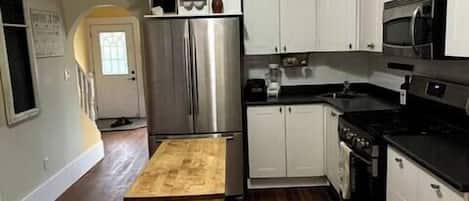 Fridge, stovetop