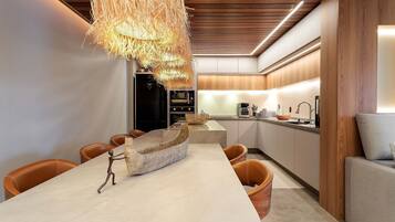 Villa | Dining