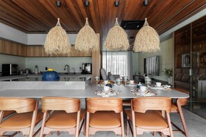 Villa | Dining