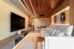 Villa | Área de sala de estar | Televisión 