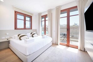 2 Schlafzimmer, Schreibtisch, Bügeleisen/Bügelbrett, Reisekinderbett