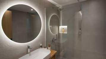 Standard Suite | Bathroom