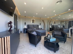 1 chambre, fer et planche à repasser, Wi-Fi, draps fournis