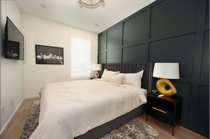 2 bedrooms, iron/ironing board, WiFi, bed sheets - Brand New Condo near Downtown Knoxville (Knoxville)