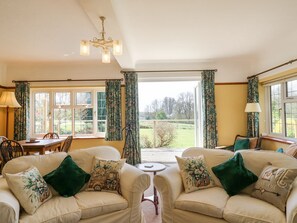 Cottage | Living area - Little Danns (Hailsham)