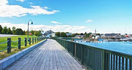 WATERSIDE RETREAT - City of Rockland