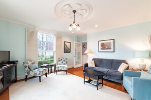 TV - WATERSIDE RETREAT - City of Rockland (Rockland)