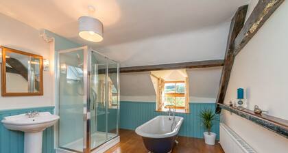 Ty-Mawr | Self Catering Stone Farmhouse near Bala, North Wales