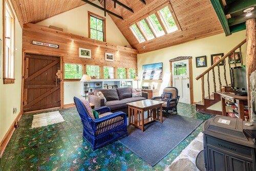 WOODLAND LODGE - Town of Northport - Bayside Village