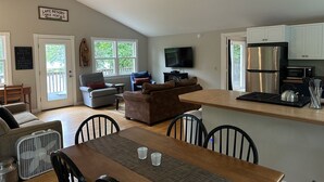 Living area - VACATIONLAND - Town of Hope - Hobbs Pond (Hope)