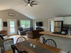 Living area - VACATIONLAND - Town of Hope - Hobbs Pond (Hope)