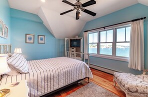 3 bedrooms, iron/ironing board, Internet, bed sheets
