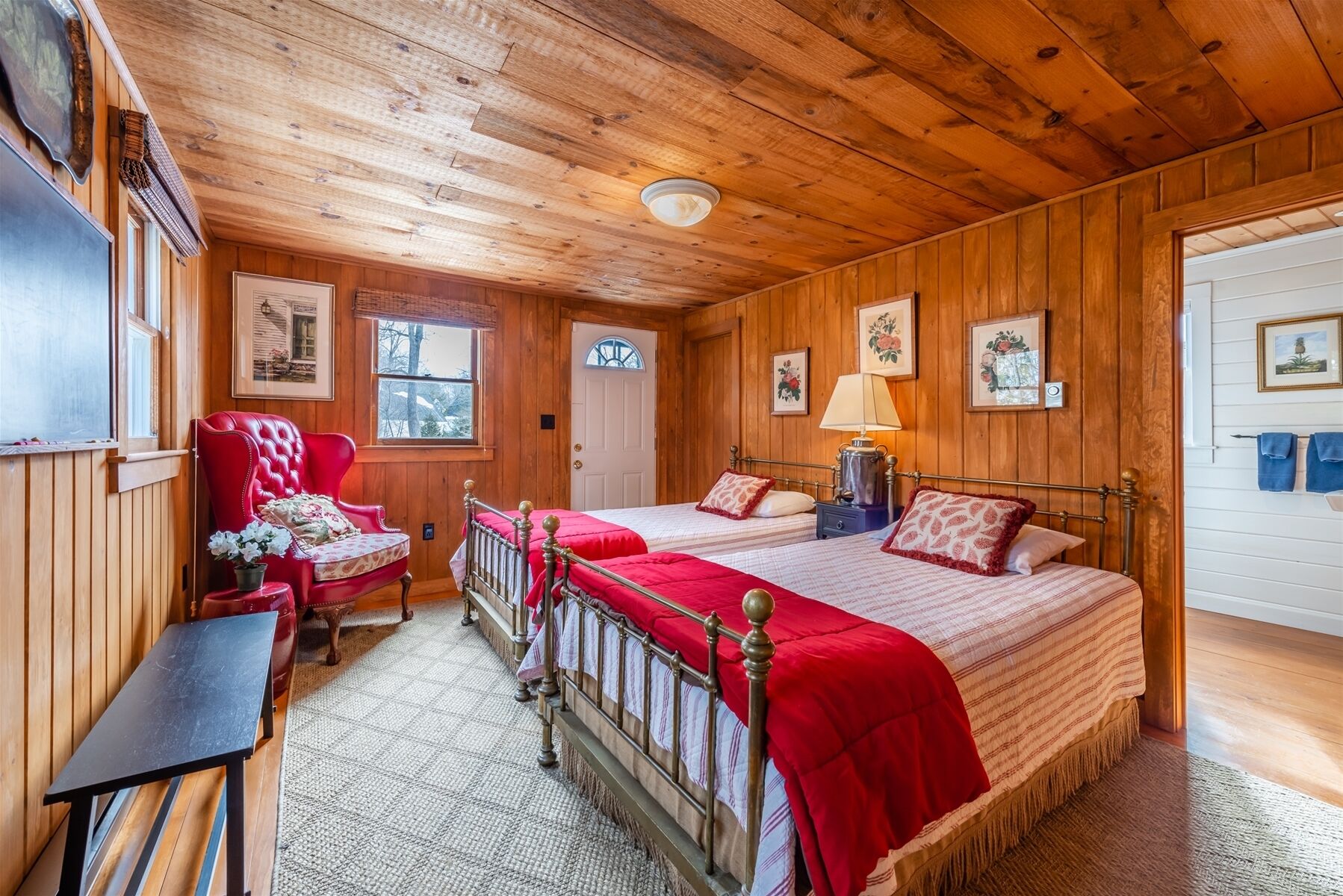 3 bedrooms, iron/ironing board, Internet, bed sheets