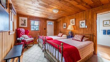 3 bedrooms, iron/ironing board, Internet, bed sheets